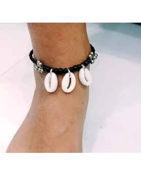 Artisanal Elegance: Handcrafted Shell Anklets with Onyx Beads